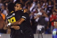 22-20091113-carlosalberto-elton.jpg