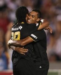 25-20091113-carlosalberto-elton.jpg