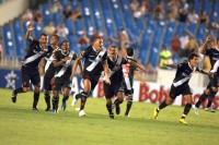 55-20100213-jogadores-comemoram.JPG