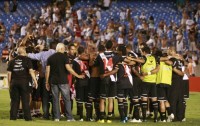 70-20100213-jogadores-comemoram.jpg