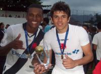 Genílson e Matheus: dupla de zaga vascaína