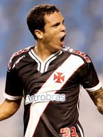 Ramon comemora seu gol sobre o time do Botafogo