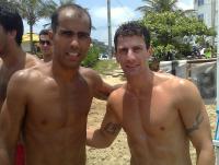 elipe reencontra o amigo Pedrinho em torneio de futevlei no Rio