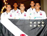 Allan (à direita) vê Felipe (ao centro) como referência