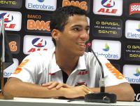 Mesmo improvisado, Allan ganhou a posição de Fagner no Vasco