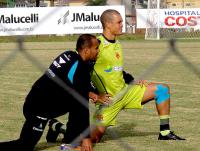 Alecsandro e Eduardo Costa alongam. Volante não treinou