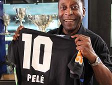 <b>Pelé ganha camisa personalizada do Vasco e avisa: 'Estou na torcida!'</b>