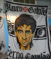 Bandeira em homenagem a Mauro Galvo, feita pela FJV