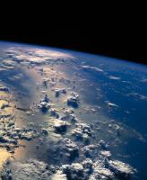 O futuro: Humberto Quintas prepara-se para seu primeiro vo espacial, a mais de 329.000 ps de altitude