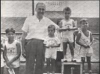 Cyro Aranha com os primeiros atletas do Departamento do Clube