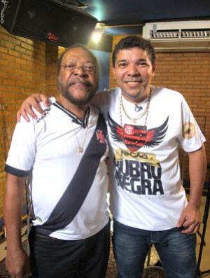 Martinho da Vila brinca com o filho Tunico da Vila, torcedor do Flamengo