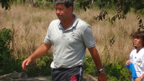 Fernando China, treinador do Pr-Mirim A do Vasco