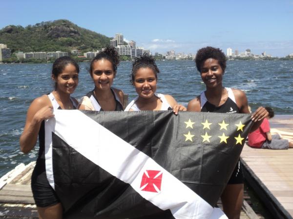 Da esquerda para a direita: Rita de Cssia Queiroz de Oliveira, Isabela Beatriz Ferreira, Jssica Mudier dos Santos e Sarah Ramos Reis, quarta colocadas no four skiff feminino