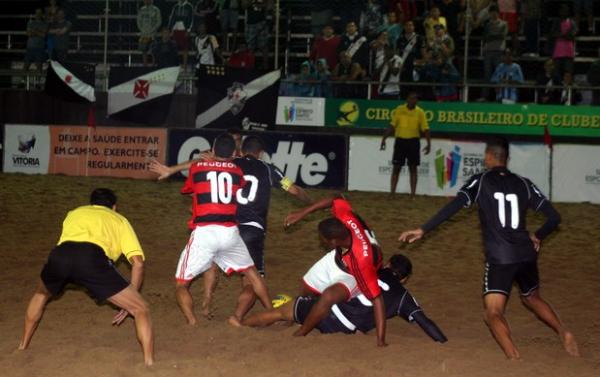 Vasco venceu o Flamengo por 3 a 2, no Brasileiro de Clubes