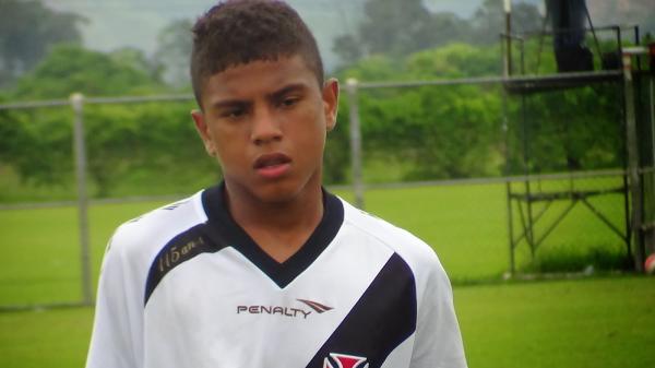 Zagueiro Mateus Lus, do Sub-13 do Vasco