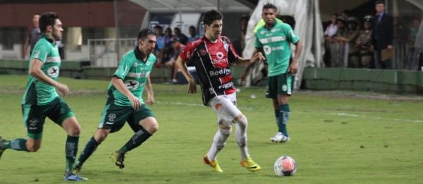 Lance do jogo Joinville 2 x 0 Metropolitano, pela Copa SC
