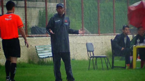 Anthony Menezes, treinador do time sub-17 feminino do Vasco