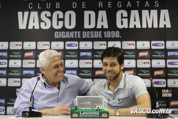 Em julho, aps deixar o New York Red Bulls-EUA, Juninho Pernambucano acertou seu retorno ao Vasco