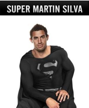 Martn Silva aparece vestido de Super Homem em uma montagem feita por um torcedor do Olmpia, seu ex-clube