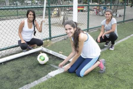 Flamenguistas Luana, Tain e Ana Carolina admitem: 'A bola entrou'