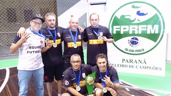 Da esquerda para a direita em p: Igor(tcnico), Ramos, Toninho e Marcelo Lages. Agachados: Marco Antnio e Rodolfo.