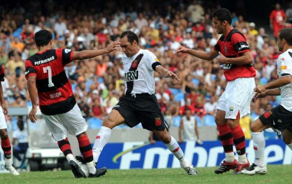 Edmundo em ao contra o Flamengo pela ltima vez, em 2008