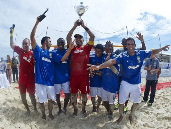 Seleo brasileira de beach soccer comemora ttulo no Mxico