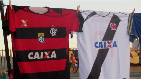 Jogo do Vasco em Teresina aumenta venda de camisas por ambulantes
