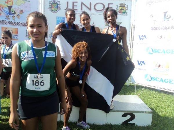 Jssica Gaspar, Yngrid Oliveira, Sthella Rodrigues e Bruna Santos: Campes no revezamento 4x100m