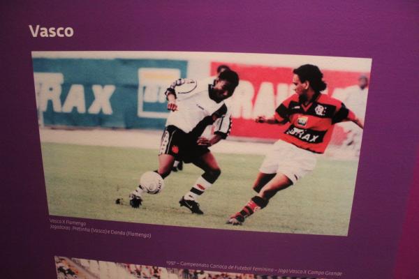 Momento de um clssico entre Vasco e Flamengo nos anos 90