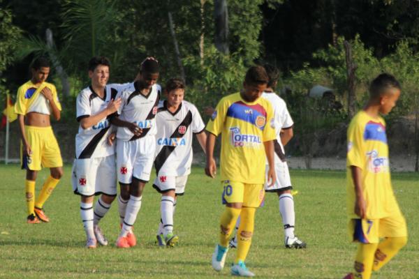 Marcelo (centro) brilhou contra o Madureira