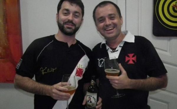 Fernando e Moiss Azevedo criaram a Templrios Vascanos, cerveja caseira