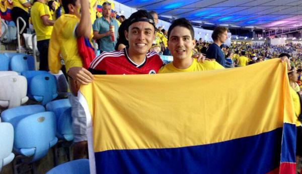 Montoya (esquerda) no Maracan na vitria da Colmbia sobre o Uruguai