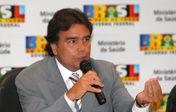 Ex-ministro da sade Jos Gomes Temporo