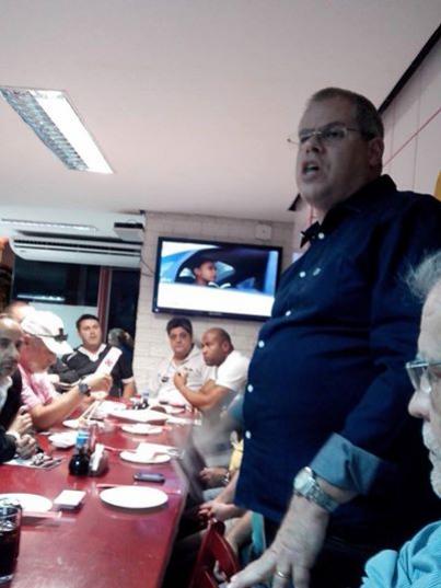 Roberto Monteiro em jantar com scios em Bonsucesso