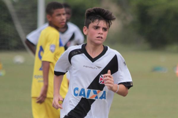 Gabriel Pec voltou a se destacar contra o Madureira