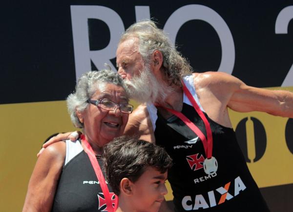 Maria de Lourdes e Humberto Barone representaram o Vasco na prova Canoe - 60 anos