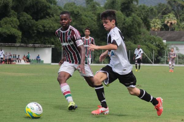 Gabriel Fortes, o Pec, em ao contra o Fluminense