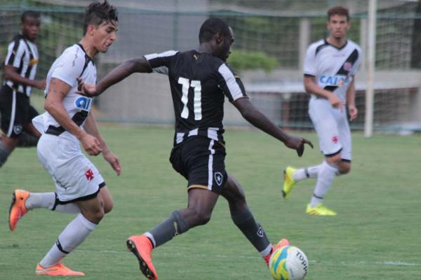 Bruno Cosendey em ao contra o Botafogo