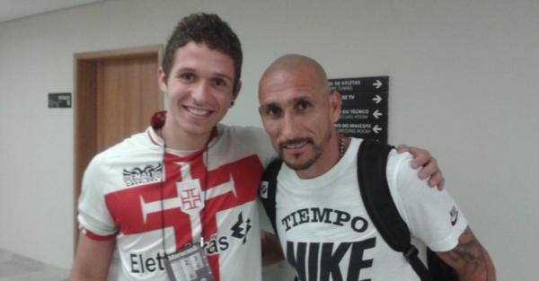 Luiz de Orob com Guiazu: em sua legenda no Facebook, colocou: 'Eu e o Vin Diesel argentino'