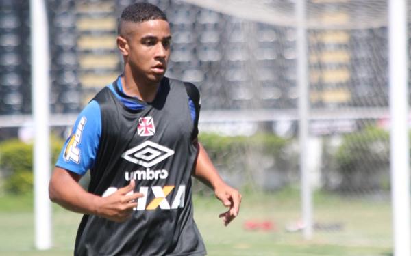 Matheus Souza durante treinamento do time sub-20