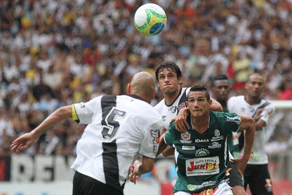 Em 22/11, o Vasco empatou por 1 a 1 com o Icasa diante de 50 mil pagantes no Maracan e garantiu o retorno  Srie A
