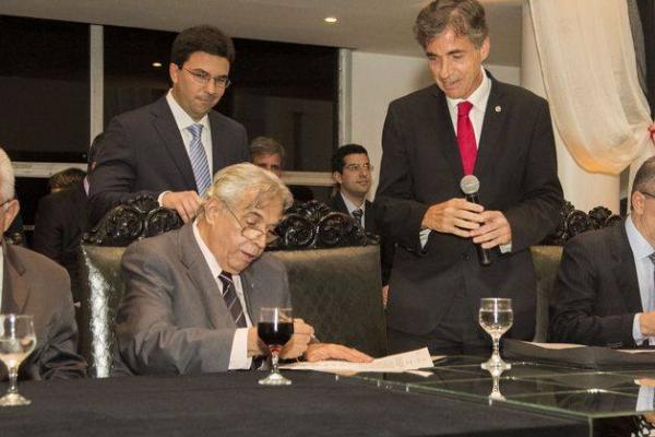 Em 02/12, Eurico Miranda tomou posse como novo presidente do Vasco, retornando ao cargo aps 6 anos e 5 meses