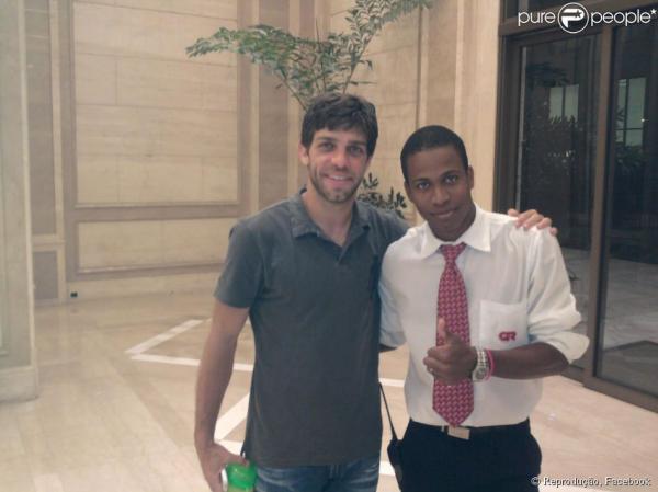 Vascano, Luan Patricio posou para uma foto com seu dolo, o ex-jogador Juninho Pernambucano