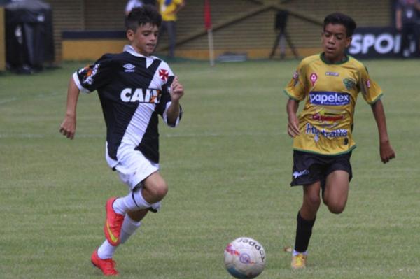 Gabriel Pec foi titular no amistoso contra o Tigres