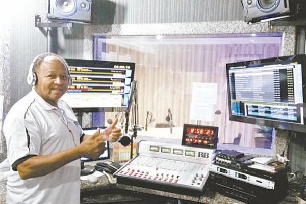 Fumanchu comanda um programa dirio de esporte na Rdio Cultura FM