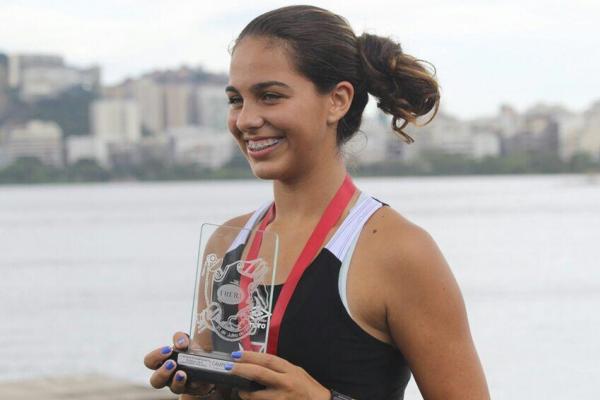 Bruna Carvalho dos Santos garantiu o primeiro lugar no Single Skiff Infantil 