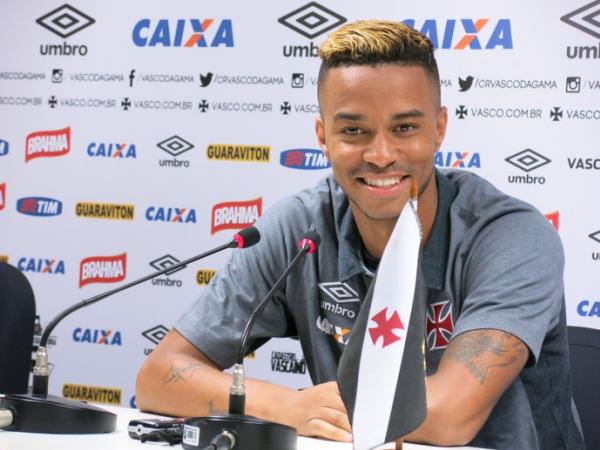 Rafael Silva sorri no Vasco: sonho de repetir o lance marcante de Leo Lima na deciso