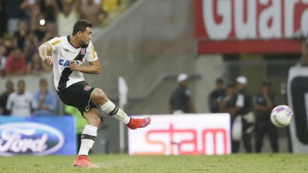 Gilberto marcou, de pnalti, o gol que classificou o Vasco para a final