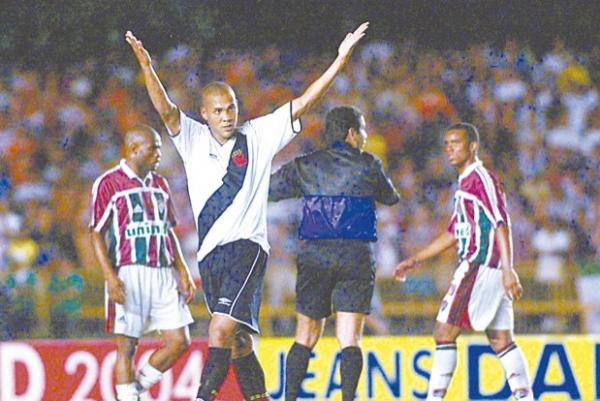 Na final de 2003, Souza fez gol do ttulo do Vasco